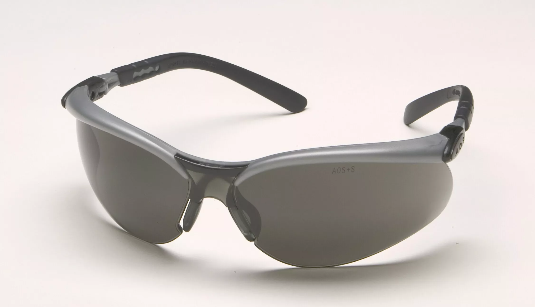 3M™ BX™ Protective Eyewear 11381-00000-20, Grey Anti-Fog Lens,
Silver/Black Frame, 20 ea/Case