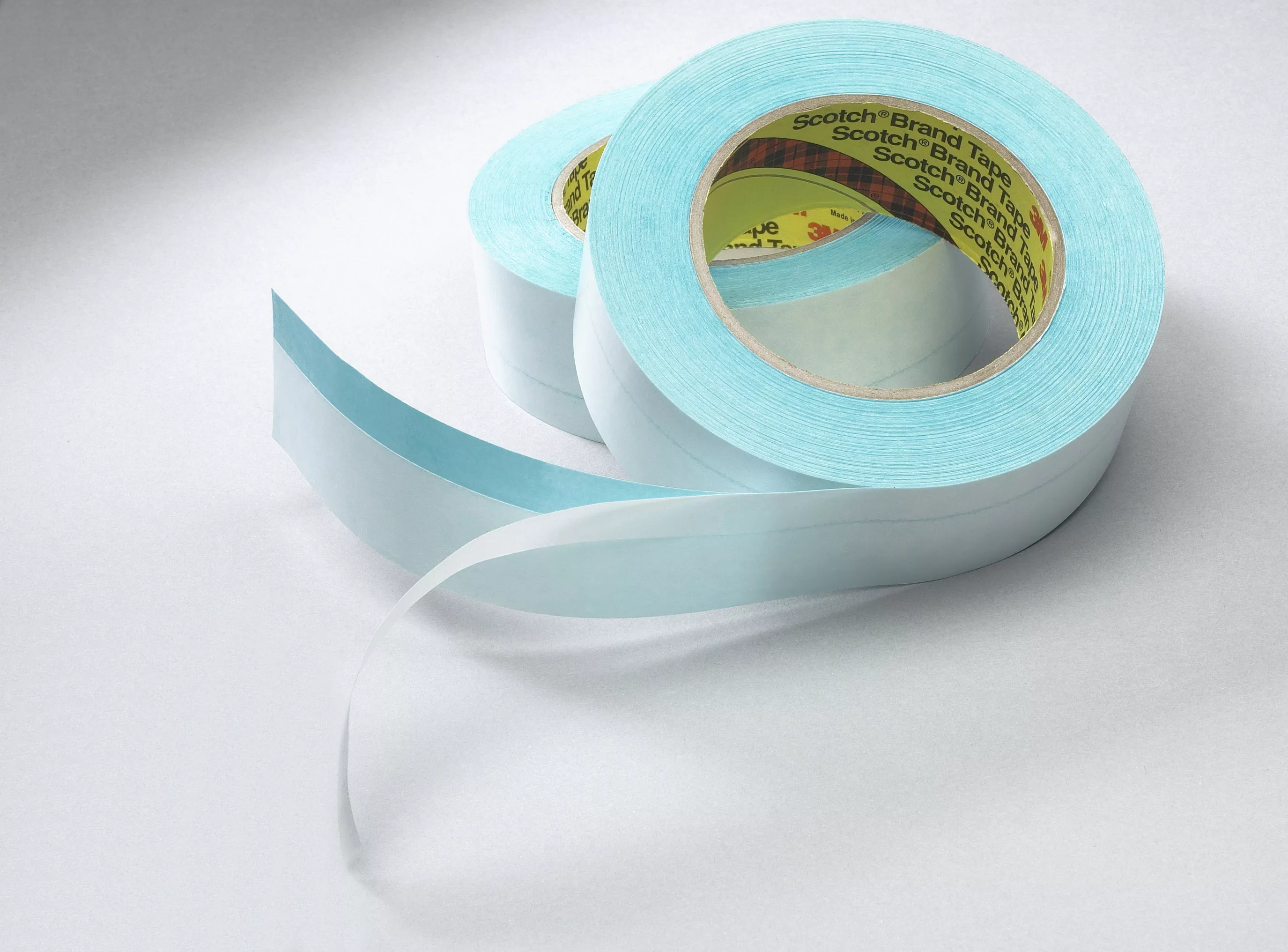 UPC 00051131175235 | 3M™ Repulpable Double Coated Flying Splice Tape 913