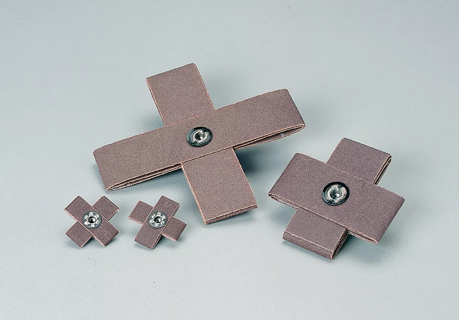 Standard Abrasives™ A/O Cross Pad, 723169, 8PLY 1 x 1 in x 3/8 in, 8-32,
80, 100/Carton, 1000 ea/Case