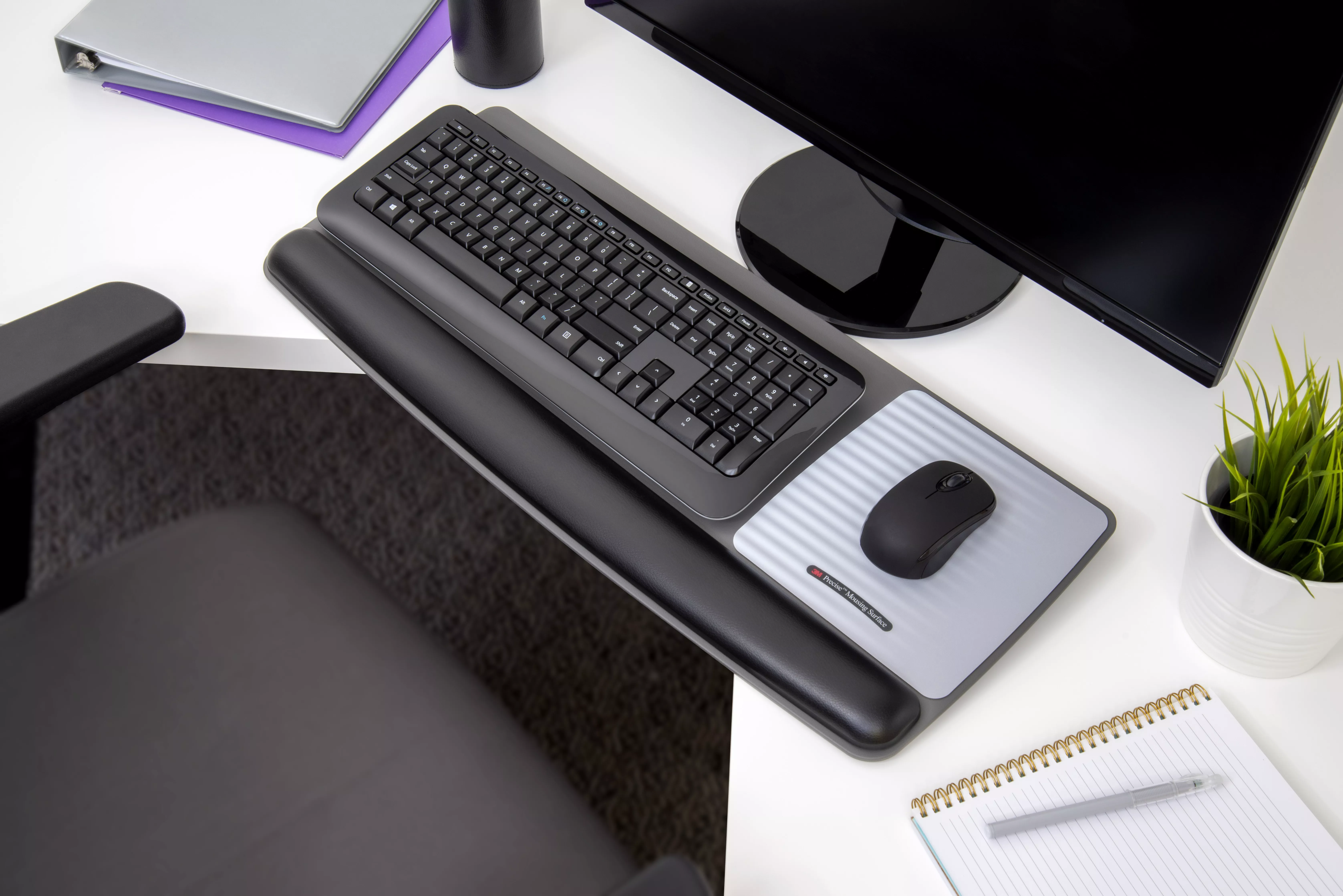 SKU 7100087063 | 3M™ Gel Wristrest Platform For Keyboard and Mouse With Precise™ Battery
Saving Mouse Pad