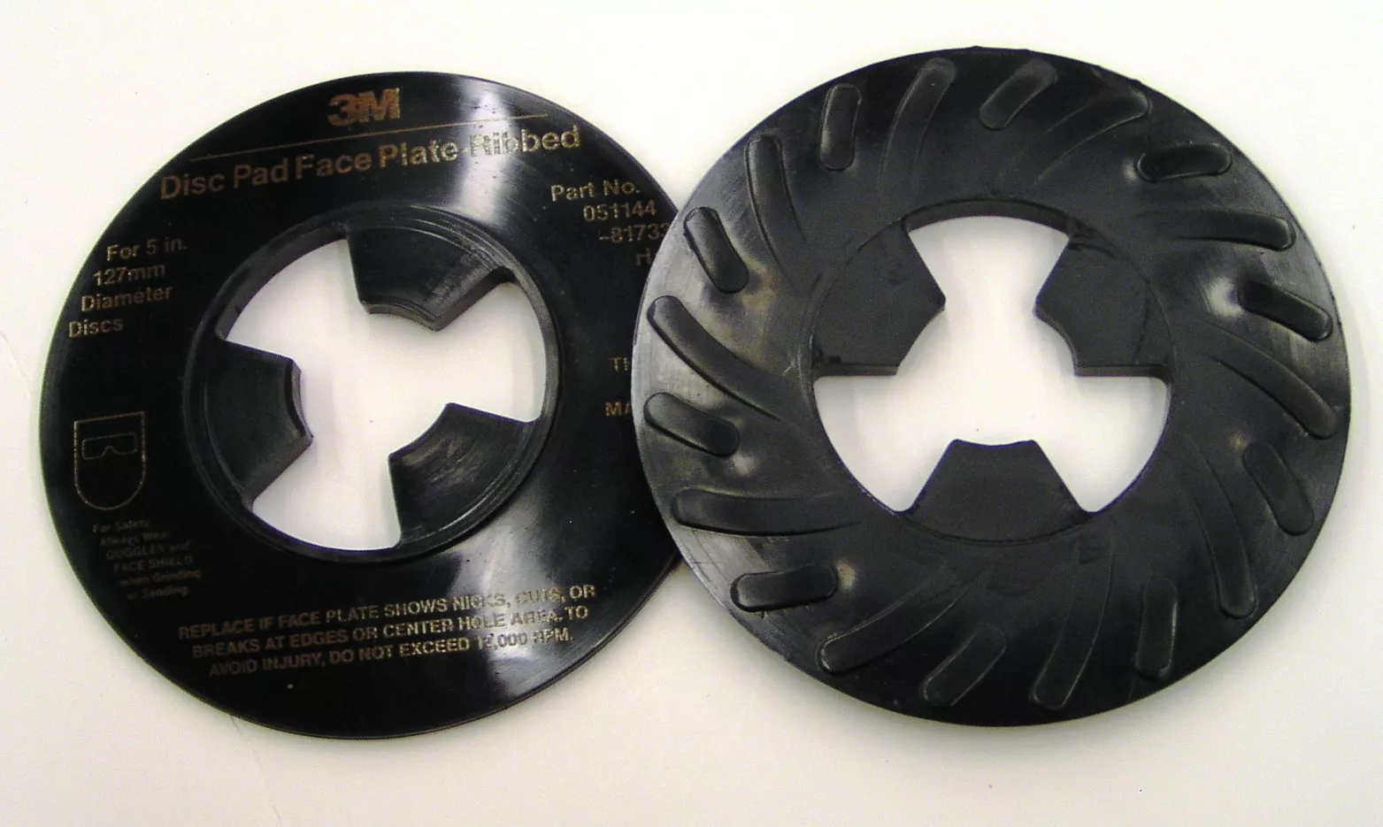 SKU 7000120518 | 3M™ Disc Pad Face Plate Ribbed 81733