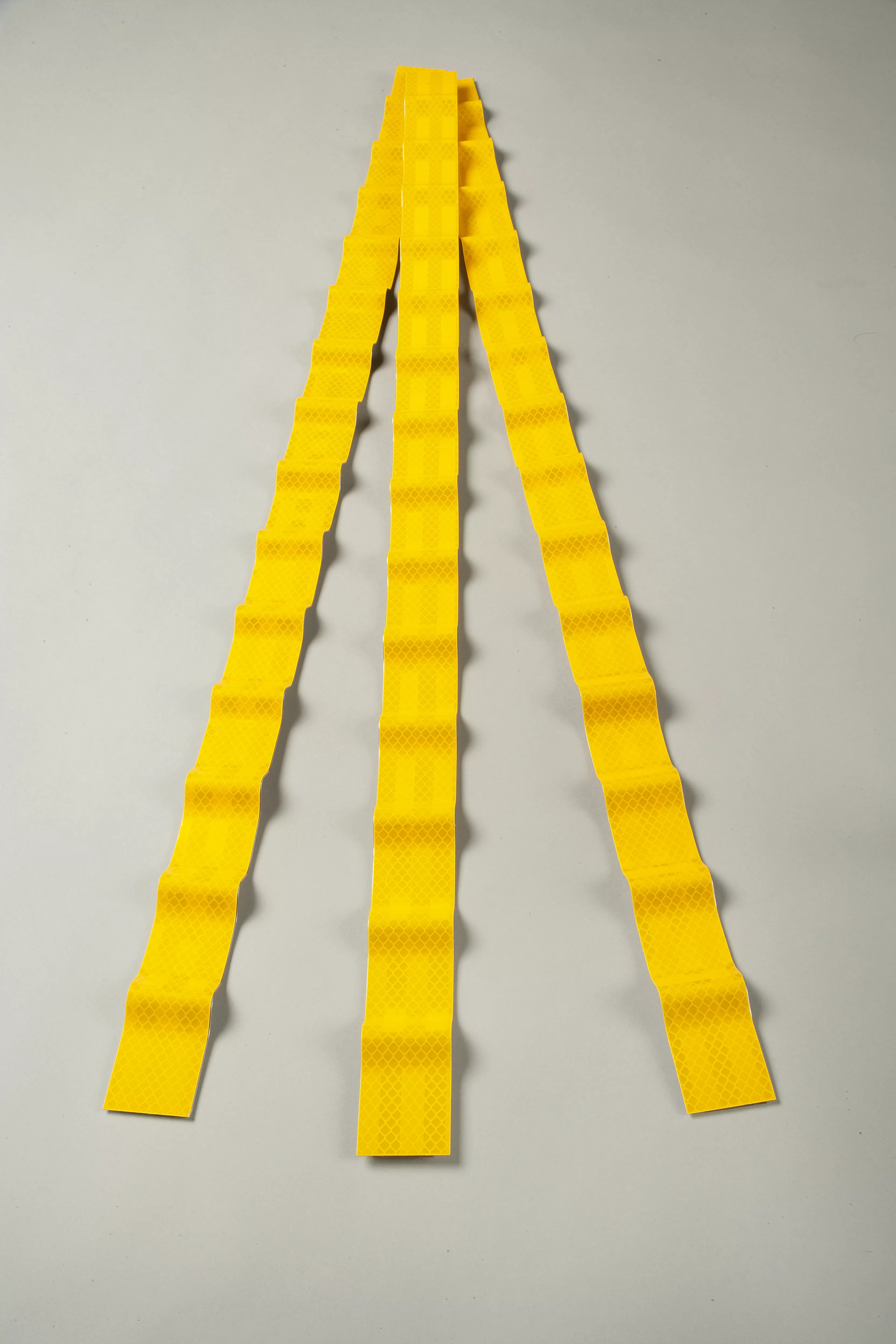 Product Number  | 3M™ Diamond Grade™ Linear Delineation System LDS-Y334 Yellow
